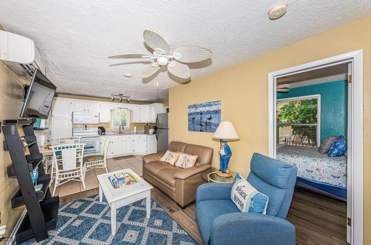 Sunset Beach Bungalow 1 St. Pete Beach Esterno foto